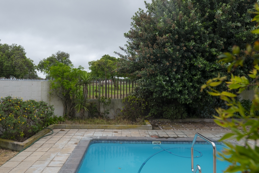 5 Bedroom Property for Sale in Country Club Western Cape